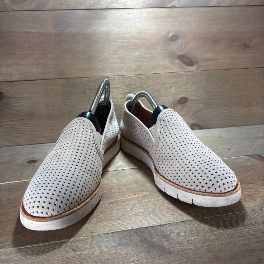 samuel hubbard samsport Womens size 7.5 shoes beige Leather Slip On sneakers